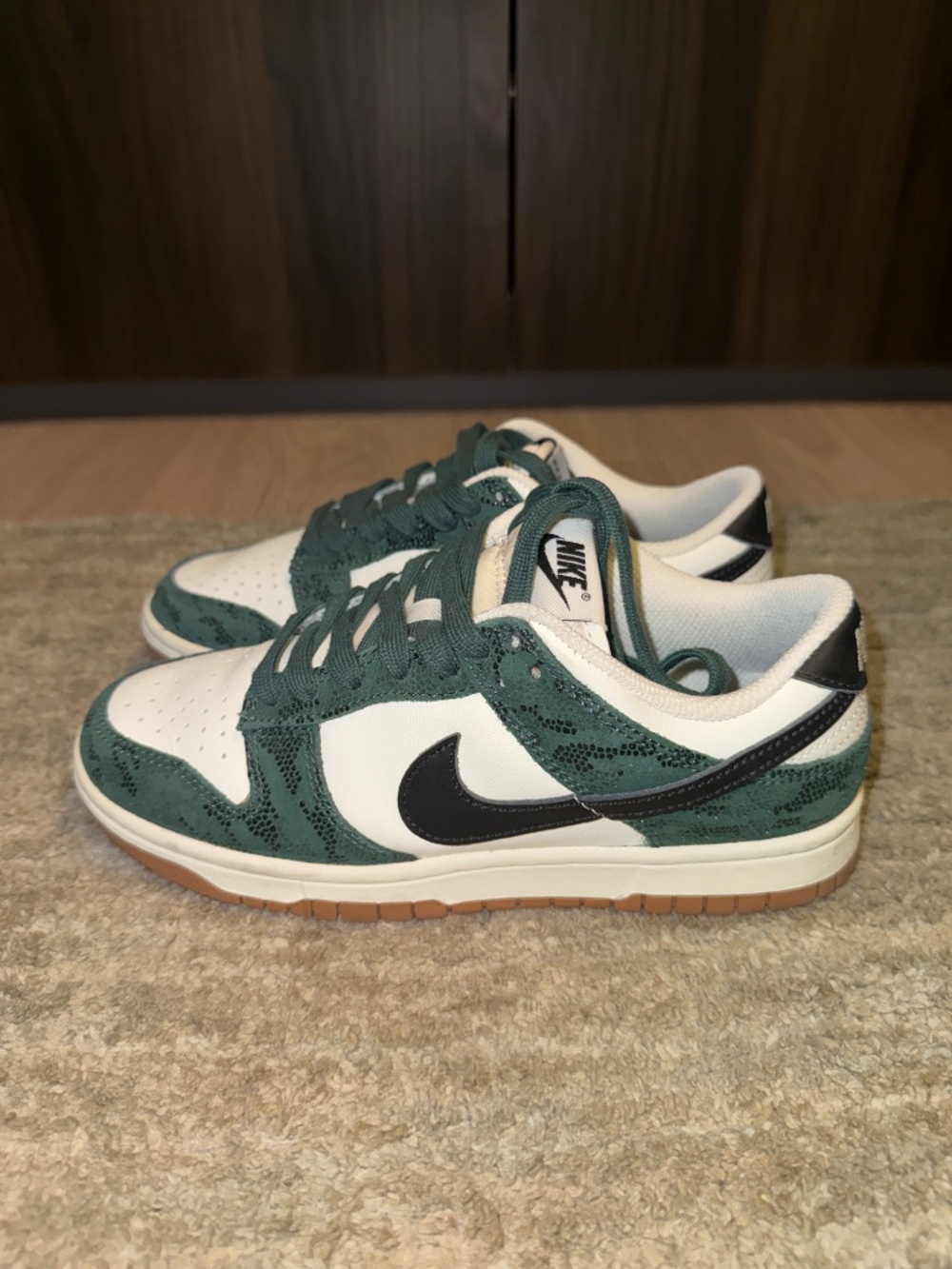 Nike Dunk Low WMNS Green Snake Sail Pro Green Size 6.5 - Picture 4 of 8